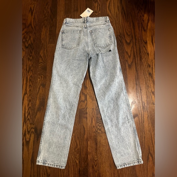 New!!! REVICE Straight Leg Ex-Boyfriend Jeans - Size 28 - Picture 5 of 6